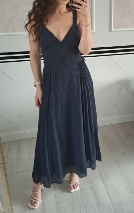 Granatowa Sukienka Maxi z Plisowanym Dołem – Idealna na Wesele