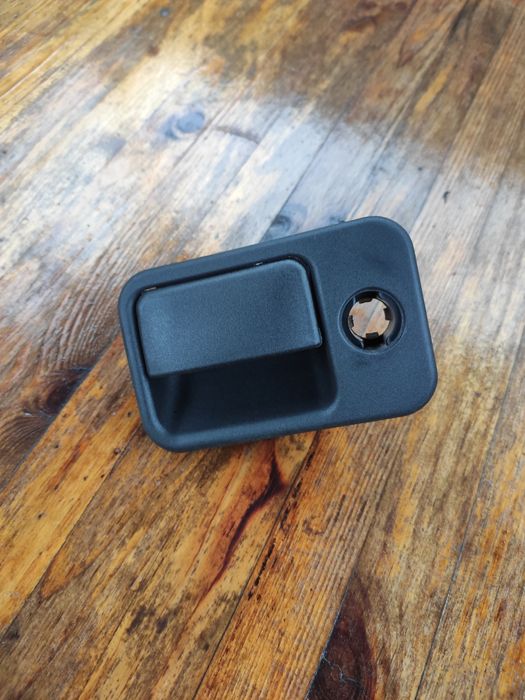 Ручка бардачка гольф 3 венто замок язичок golf 3 Vento