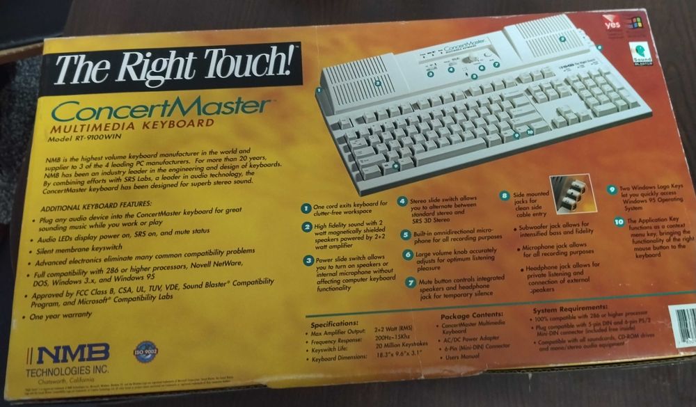 Teclado novo com colunas integradas - NMB Concert Master