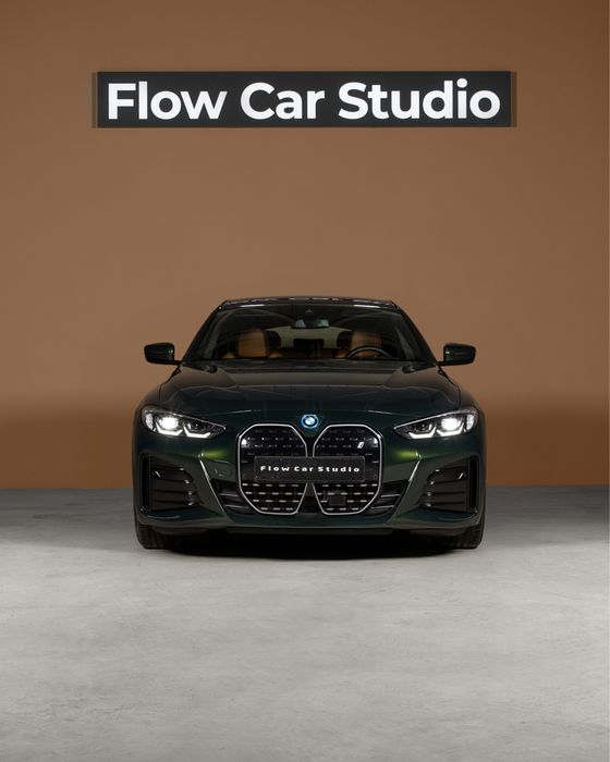 BMW i4 edrive40 Pack M Edição Sanremo Green Metallic + Vernasca Cognac.