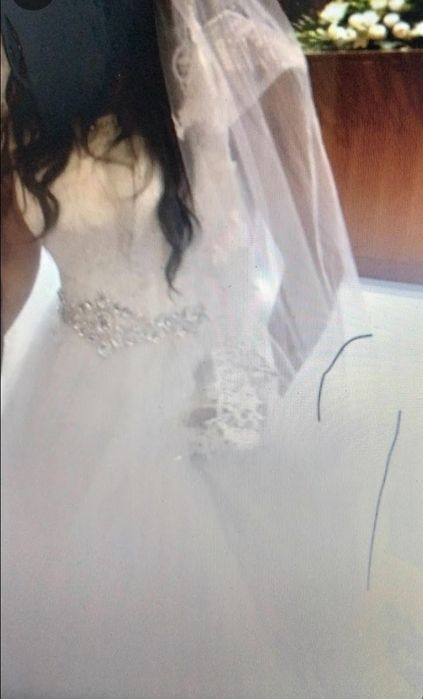 Vestido de noiva  + véu 3,5m,  incluido acessórios)