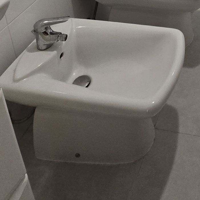 Bidé + torneira Roca