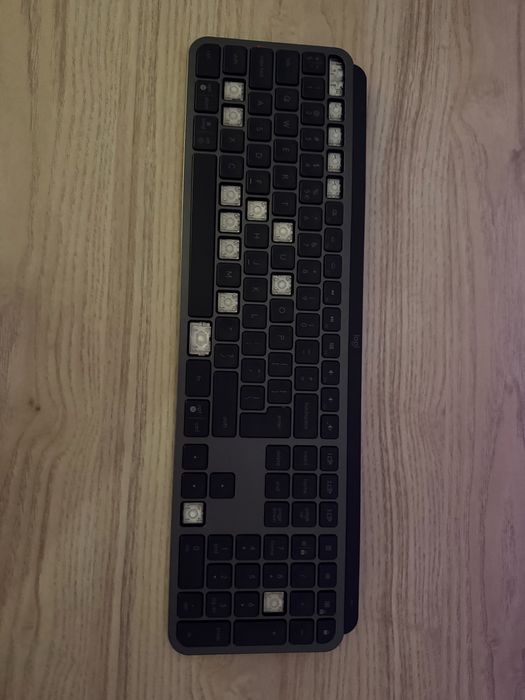Logitech MX Keys - uszkodzona