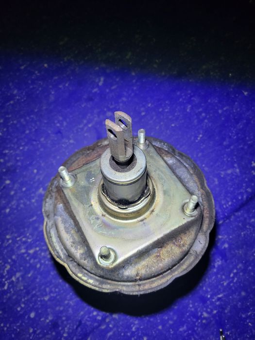 Продам вакуумний усилитель ВАЗ класика  бу