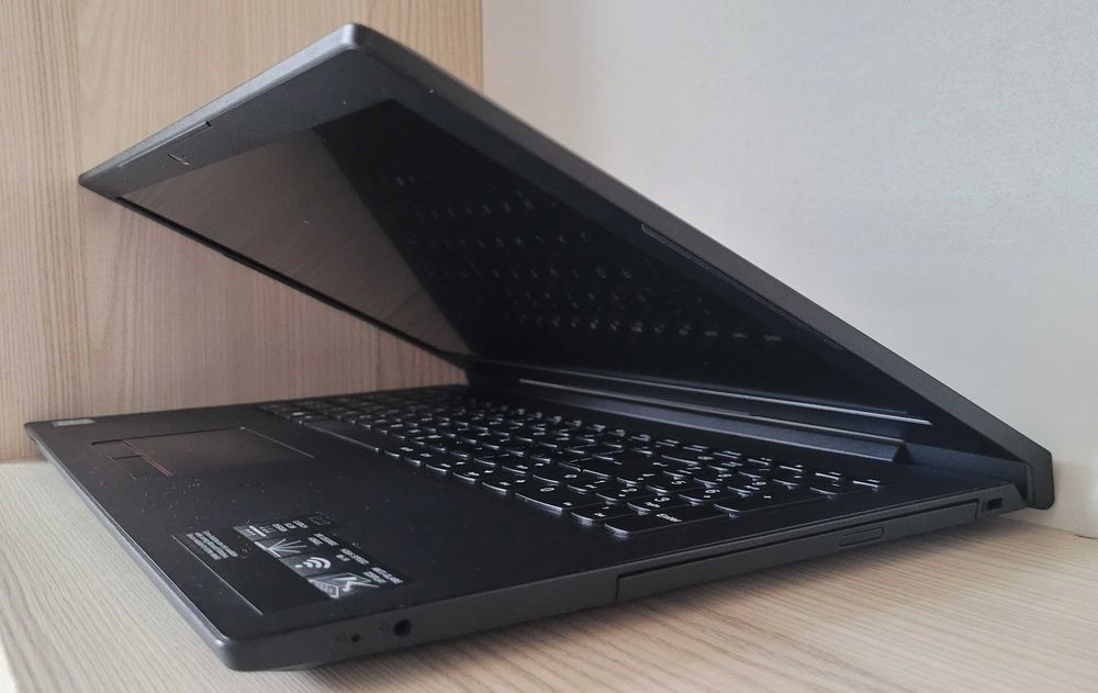Laptop Lenovo V110 - Intel i5 7gen/8GB RAM DDR4/256GB SSD/15,6" FullHD