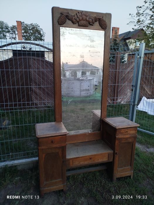 Sprzedam Toaletke z starych czasów