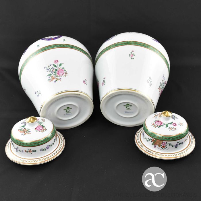 Par de potes com tampa porcelana Vidal Arte, Pintados à mão