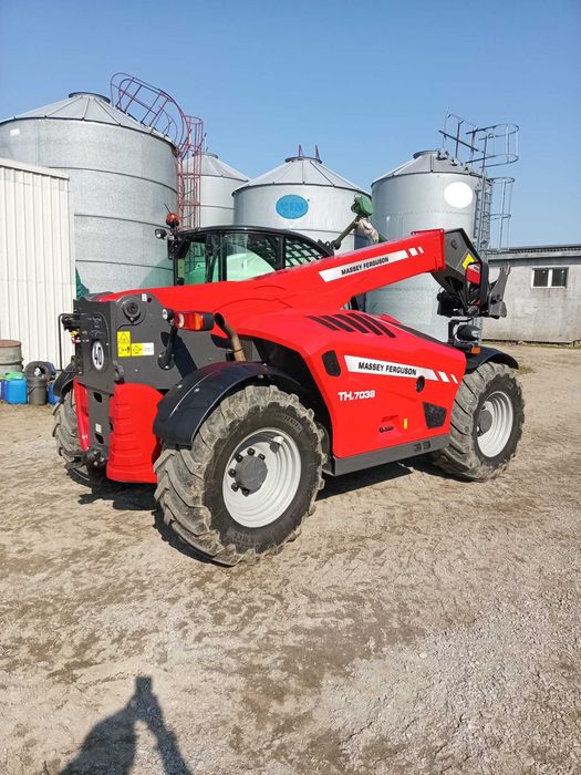 Ładowarka teleskopowa Massey Ferguson 7038 rok 2020 bdb stan