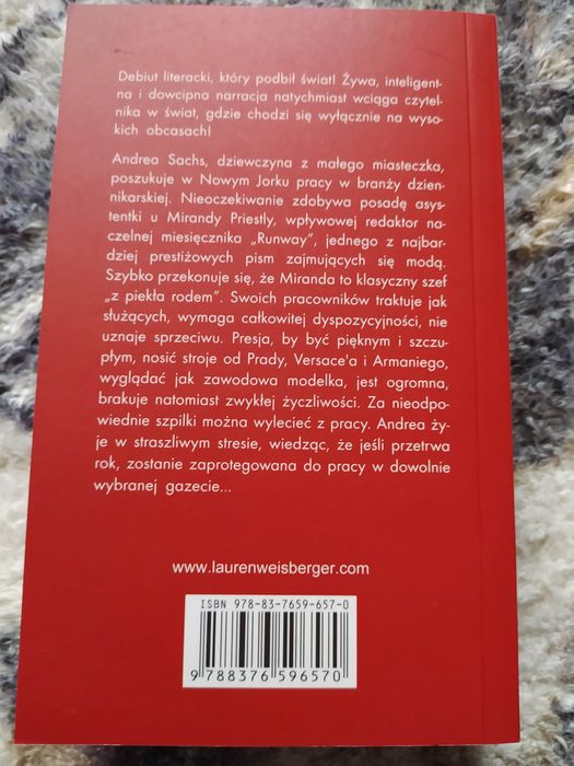 Diabeł ubiera się u Prady - Lauren Weisberger