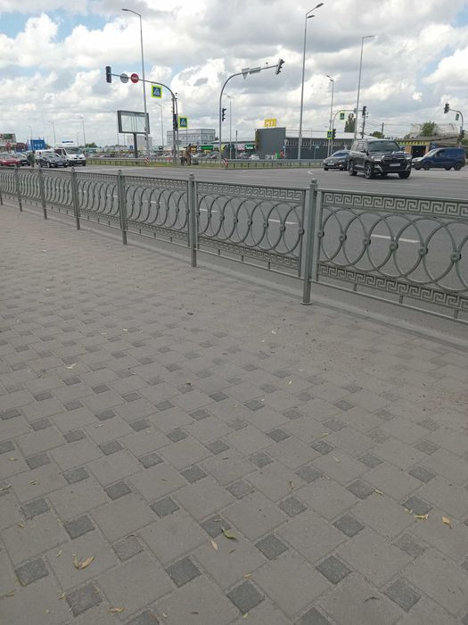 Пропоную житло в будинку - допомога траву вирвать і двір