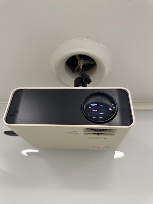 Retroprojector     .