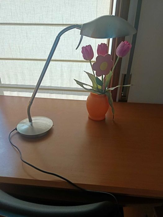 Candeeiro de mesa em inox