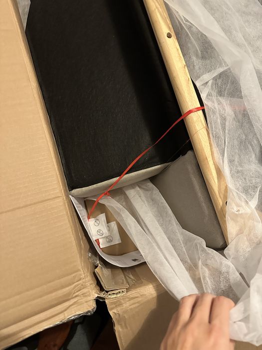 Sofá sklum bege 3 lugares ainda na caixa