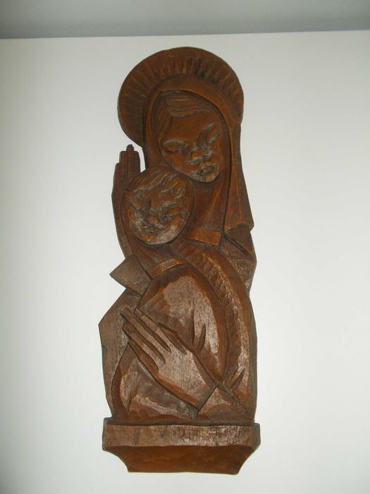 Płaskorzeźba Matka Boska z Dzieciątkiem