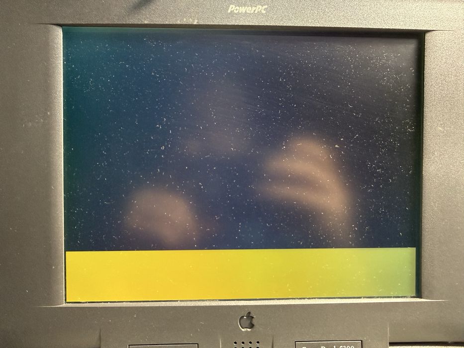 Apple Macintosh PowerBook 5300 retro laptop