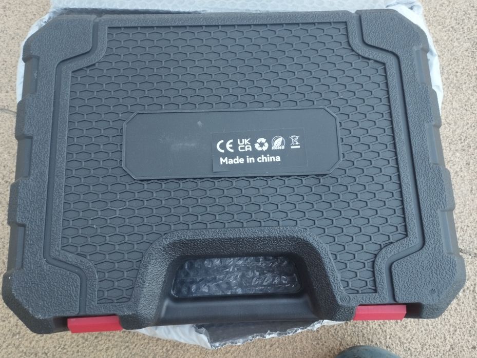 Vendo tesoura de poda a bateria