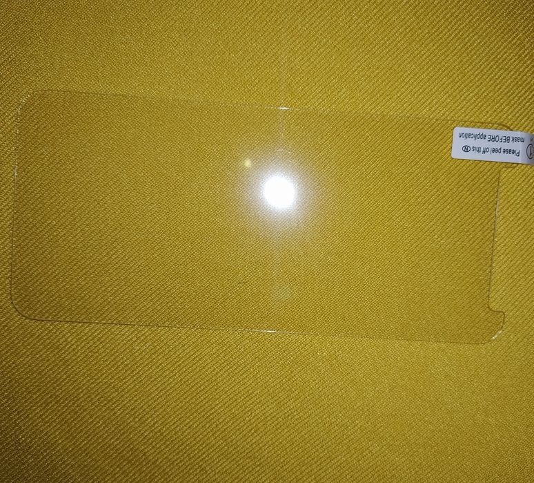 защитное стекло универсальное ( 15.2 х 6.8 см ) для смартфона