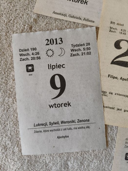 Oryginalna kartka z kalendarza rok od 1977 do 2025