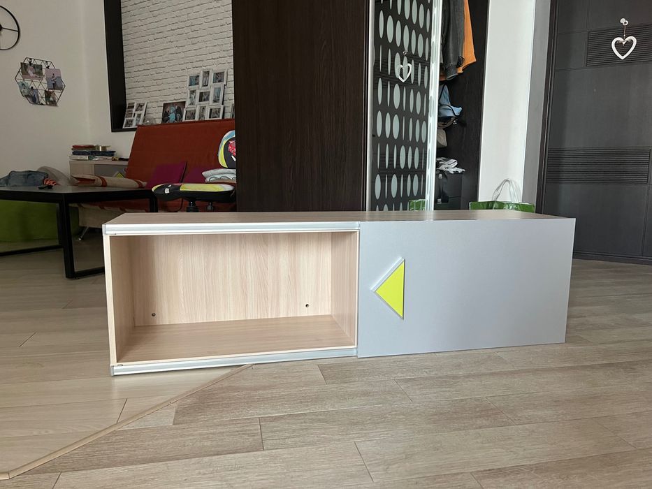 Дитяча Шафа, стіл та навісна полиця