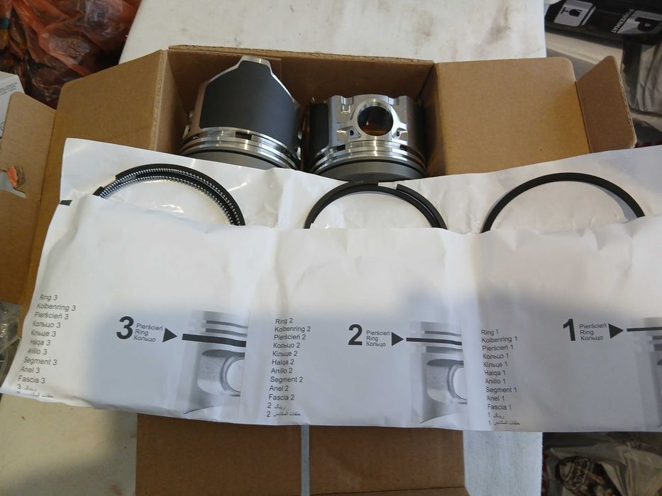 Два новых поршня,кольца, пальцы ВАЗ на 79,8 мм (AMP) для МТ Днепр Урал