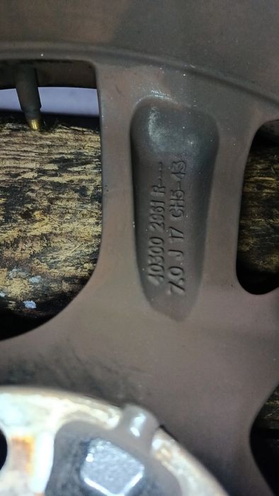 Jante trás direita RENAULT Megane IV (B9A/M_)