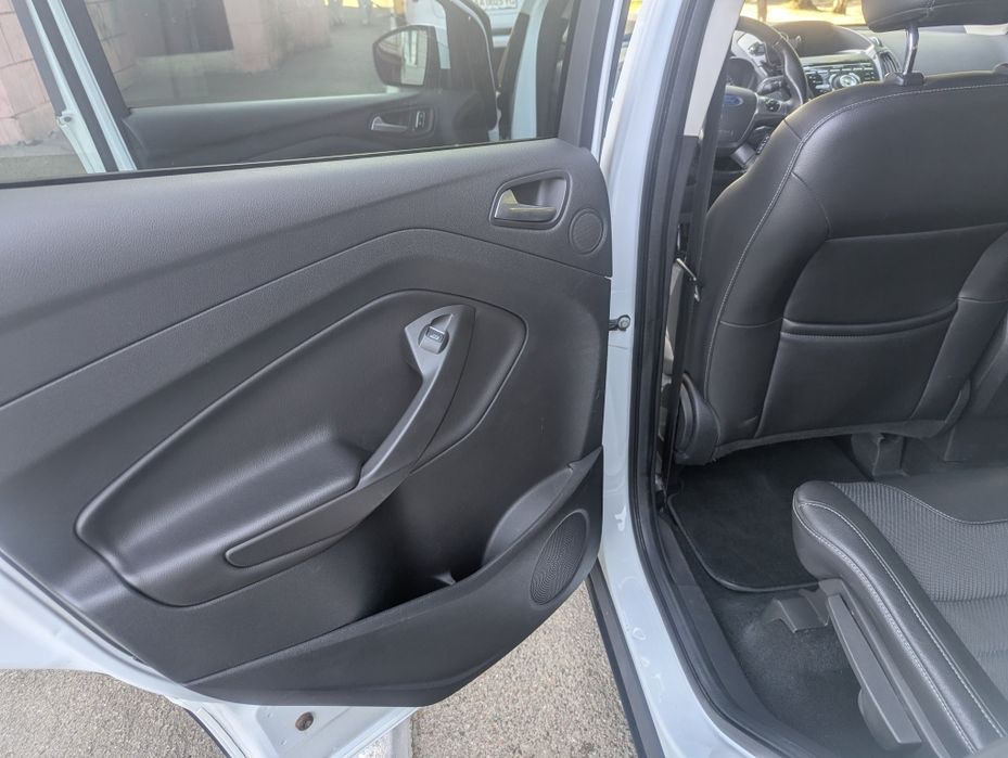 Kuga 2 titanium  дизель 7л/100км повний привід