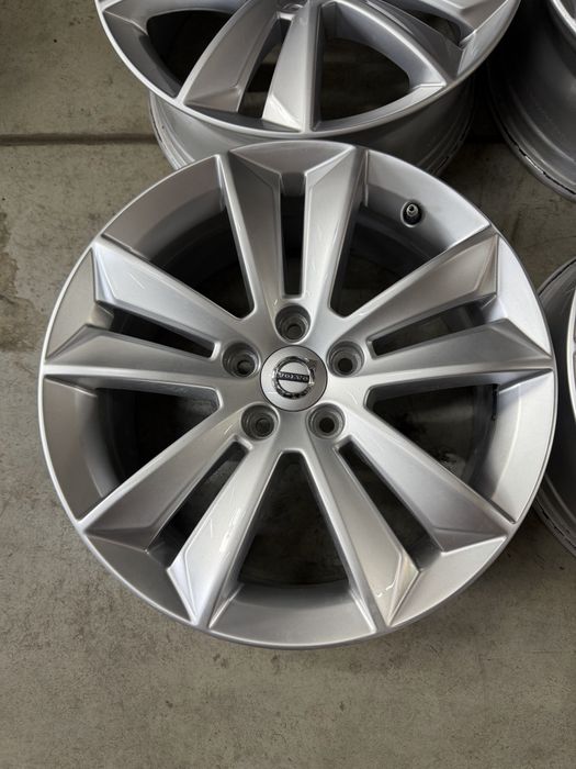 Felgi aluminiowe 5x108x17 7J ET40.5 VOLVO FORD