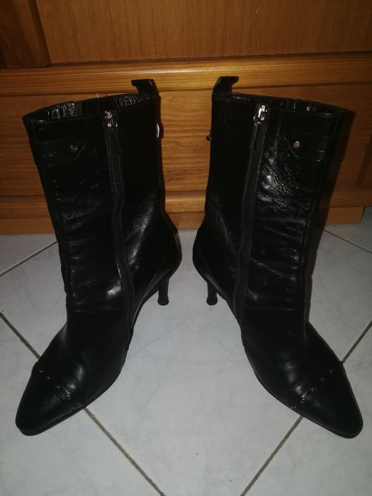 Botas em pele pretas Miguel Vieira