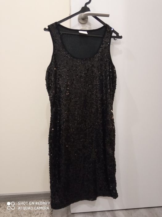 Vestido preto lantejoulas