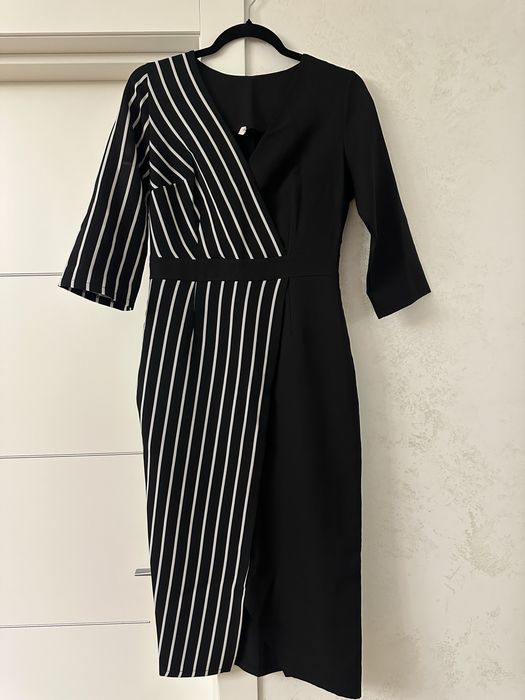 Сукня класична жіноча