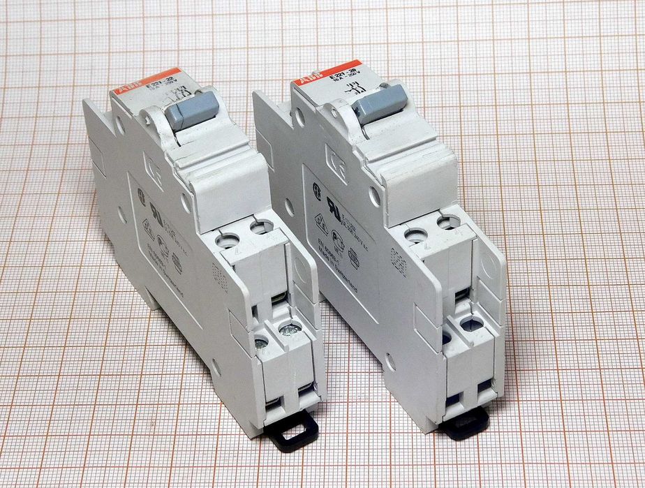 Wyłącznik Bezpiecznik 16A E221-20 ABB [K6]6 cena 2 sztuk