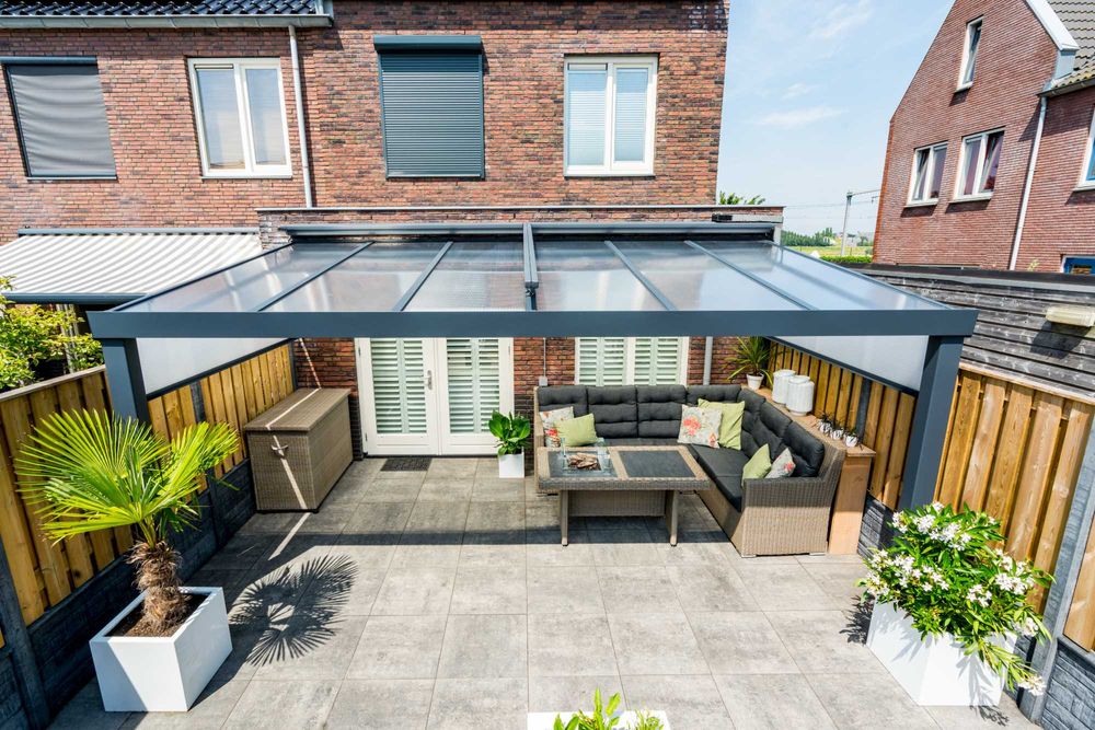 Zabudowa Tarasów  Systemy Szklanych Drzwi Przesuwnych  Pergole