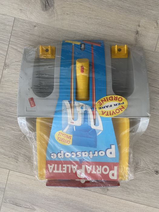 Suporte pá e vassouras