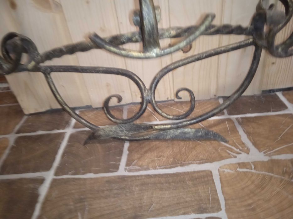Кована вішалка нова