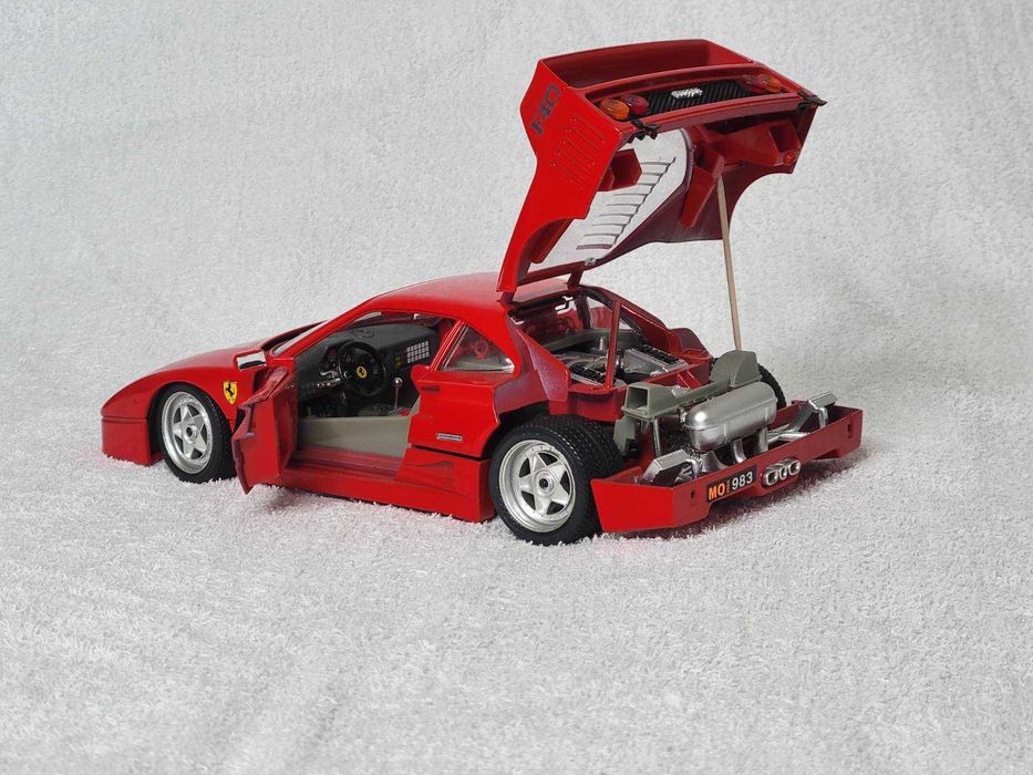 Модельна машинка Ferrari F40