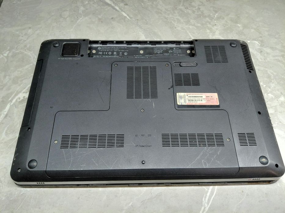 HP Pavilion dv7-4100er під відновлення. Вмикається, без зображення
