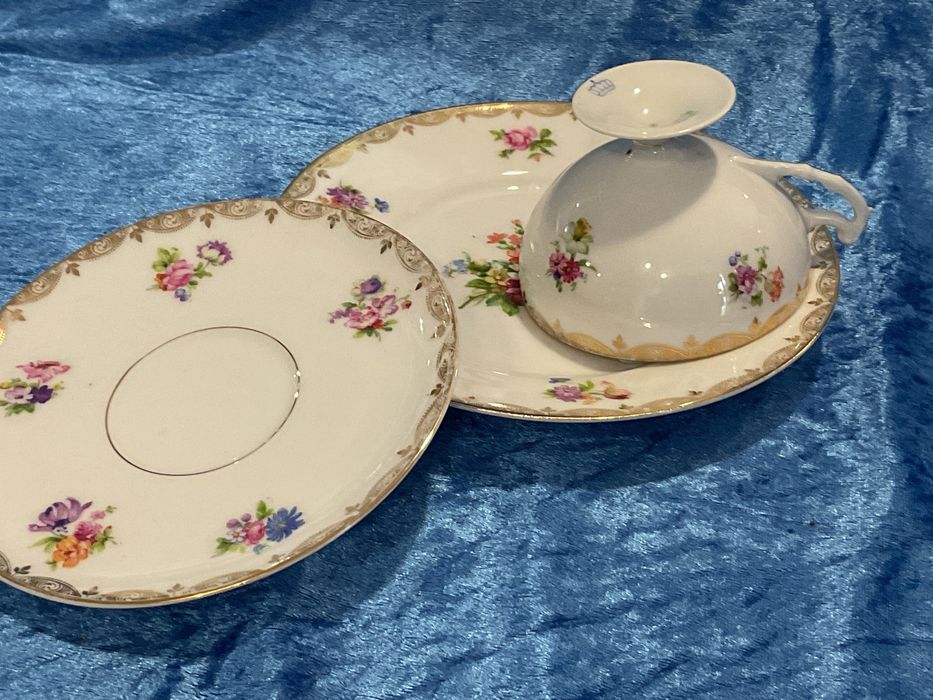 Chavena de chá porcelana pé alto ,anúncios abaixo