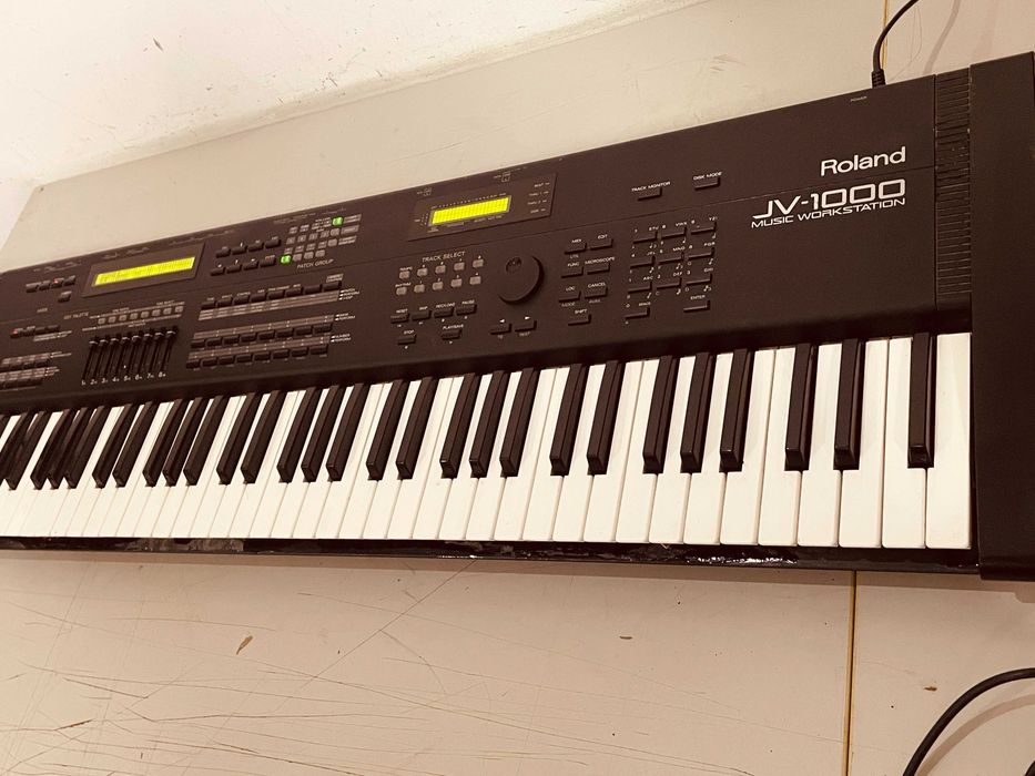 keybord Roland JV-1000 music workstation