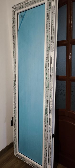 Нові металопластикові двері Екран Вікносвіт