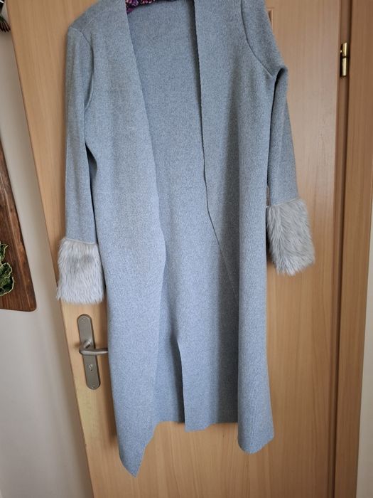 Szary długi sweter