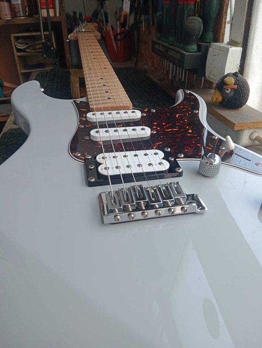 Guitarra Yamaha pacífica 112vm Cinza