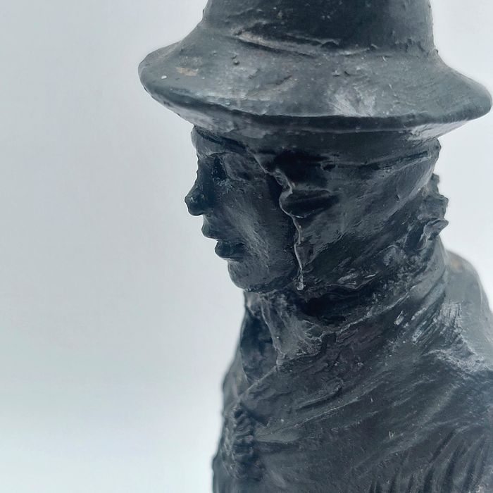 Walijska figurka kolekcjonerska rękodzieło