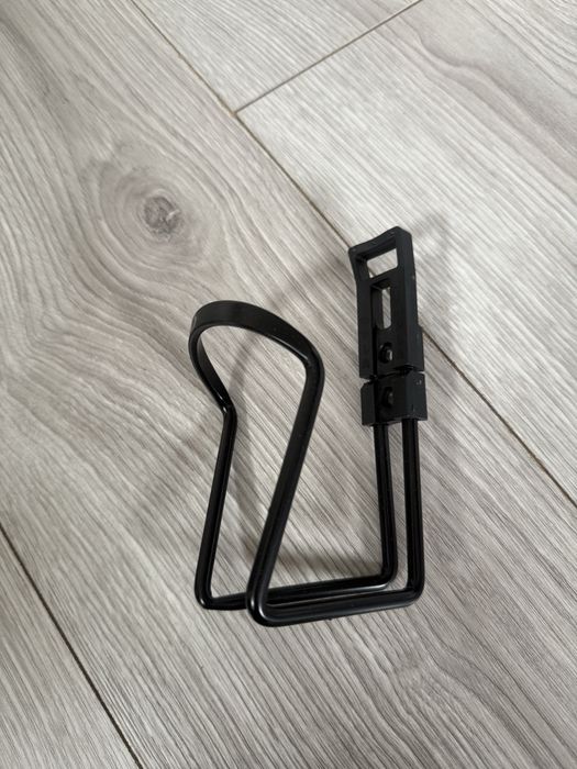 Koszyk na bidon regulowany