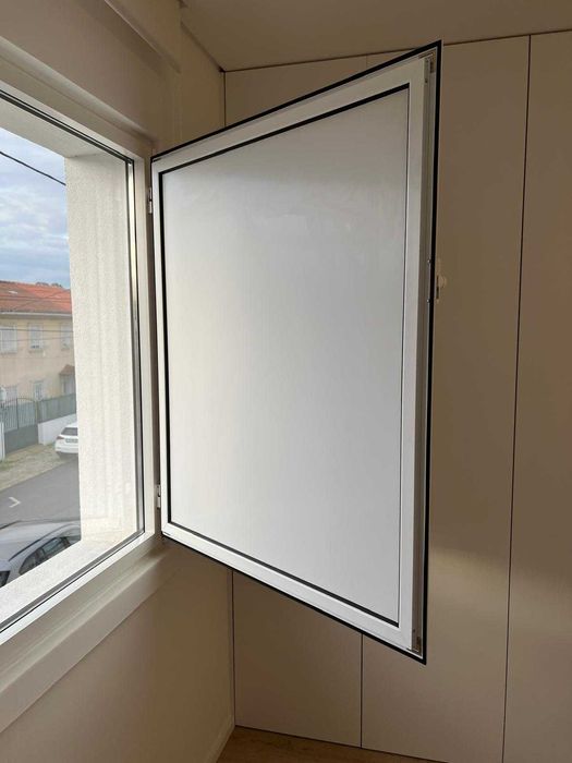 Vende-se Veda-luz/Portada Interior em Alumínio - Portas e Janelas