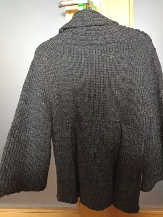 Camila de lã cinzenta