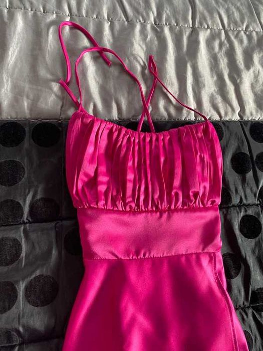 vestido rosa fúcsia de cerimónia