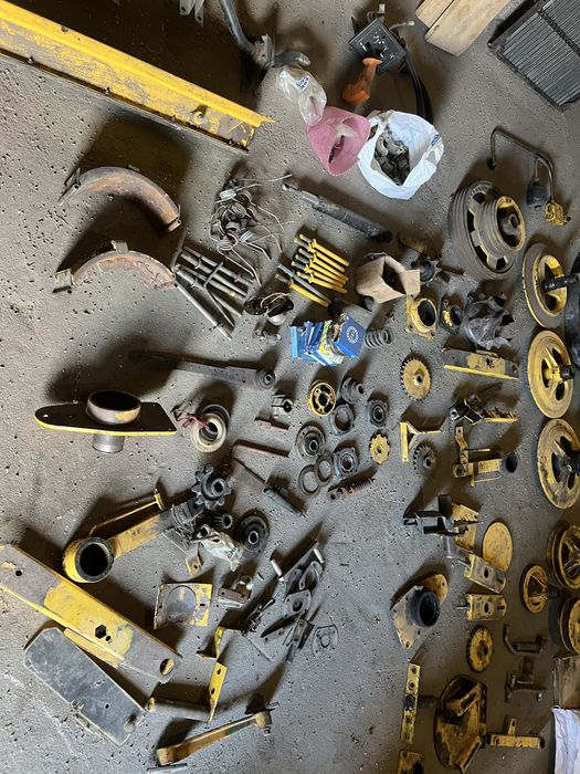 Запчастин на комбайн New Holland TX66-68