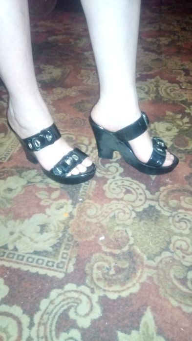 Продам женские шлепки