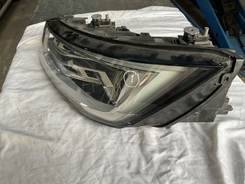 Farol Audi A1 (direito)