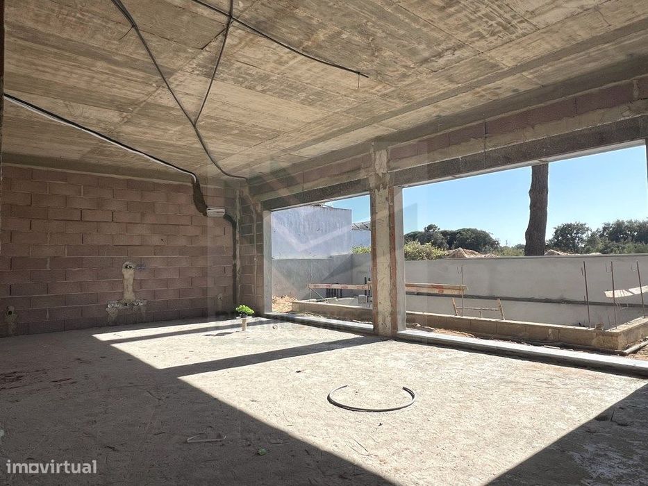 Moradia T3 Independente -Piscina, Garagem e Lavandaria - Azeitão
